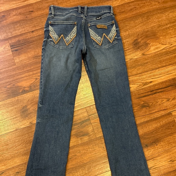 Women’s wranglers - Picture 2 of 5
